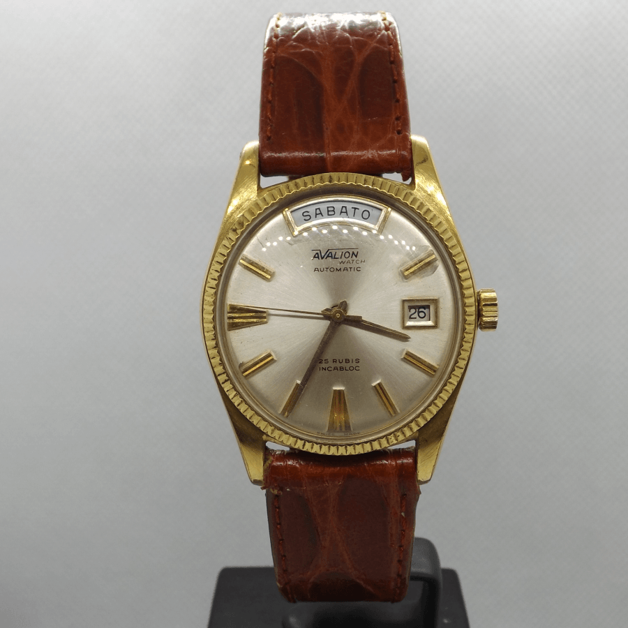 Avalion Day-Date Automatico con Ghiera Zigrinata e Quadrante Argento