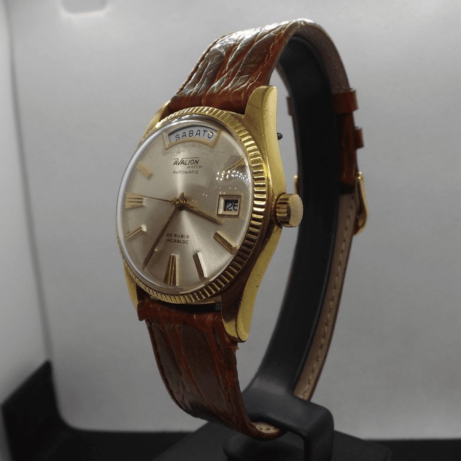 Avalion Day-Date Automatico con Ghiera Zigrinata e Quadrante Argento