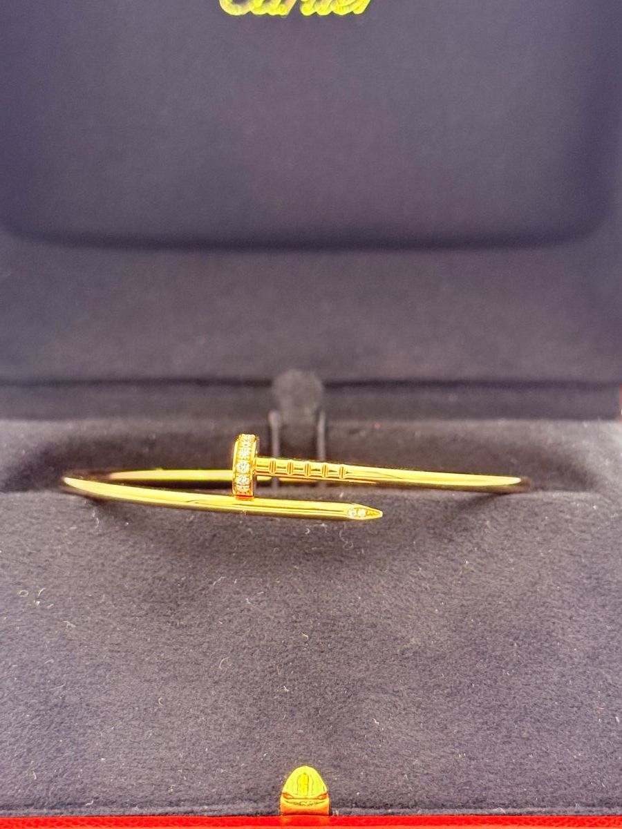 Bracciale Cartier Juste un Clou, Modello Classico in Oro Giallo 18k con Diamanti