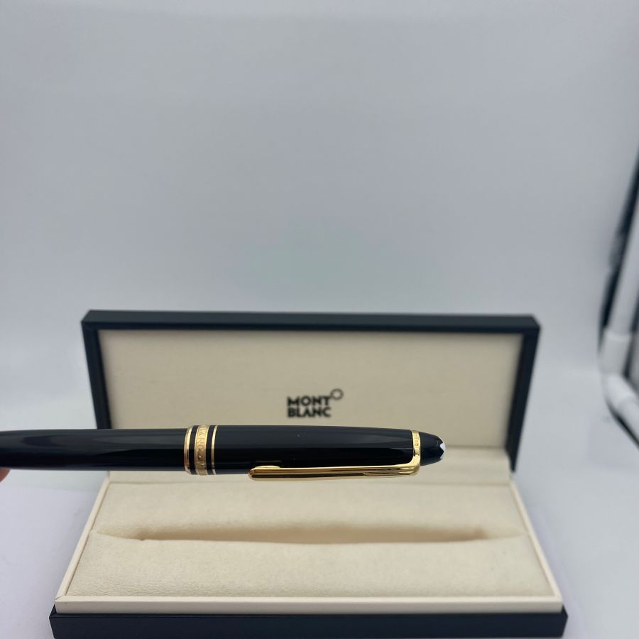 Montblanc Meisterstück Classique Rollerball Nera con Dettagli Dorati