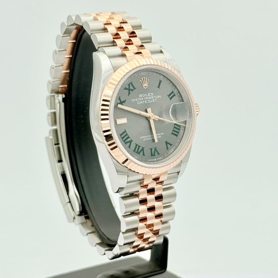 Rolex Datejust 36 Wimbledon con quadrante grigio ardesia e numeri romani verdi, in Rolesor Everose e bracciale Jubilee