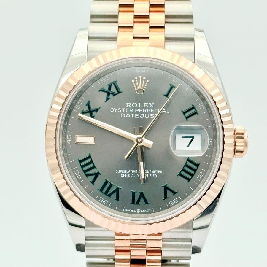 Rolex Datejust 36 Wimbledon con quadrante grigio ardesia e numeri romani verdi, in Rolesor Everose e bracciale Jubilee