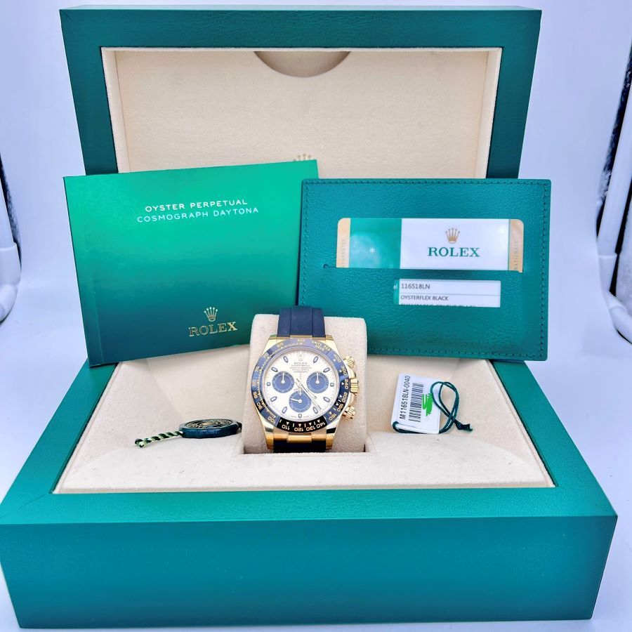 Rolex Daytona "Pikachu" 116518LN in Oro Giallo con Quadrante Sundust e Bracciale Oysterflex